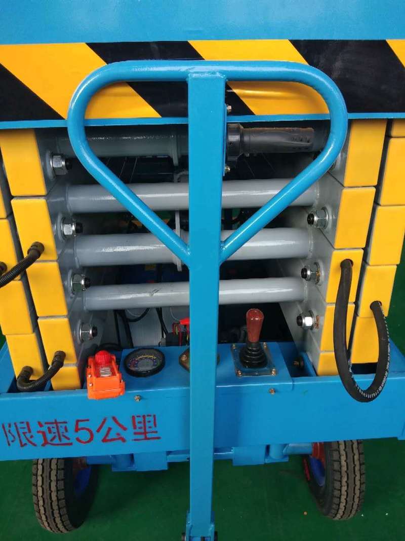 铜仁辅助行走式升降平台